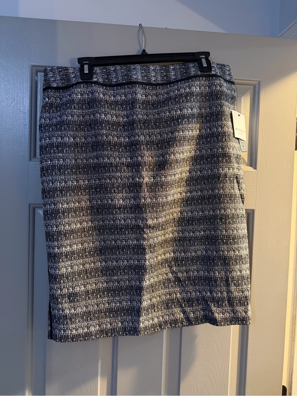 Liz Claiborne Black and White Textured Pencil Skirt